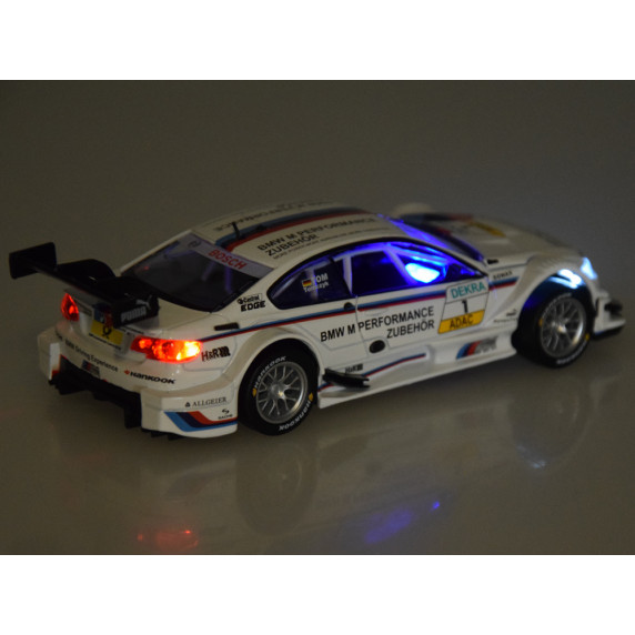 Mașină sport BMW M3 DTM  1:32 cu efecte de sunet și lumini 